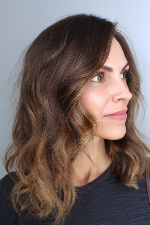 Low-Maintenance Wavy Haircuts for Busy Moms 36_pp