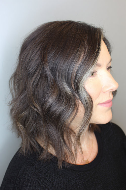 Low-Maintenance Wavy Haircuts for Busy Moms 5_pp