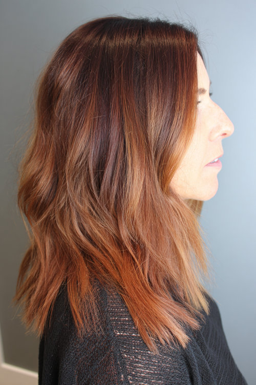 Low-Maintenance Wavy Haircuts for Busy Moms 8_pp