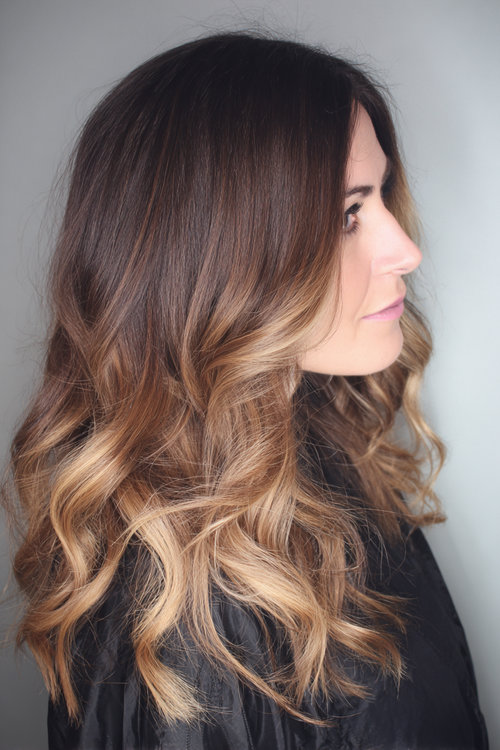 Low-Maintenance Wavy Haircuts for Busy Moms 9_pp
