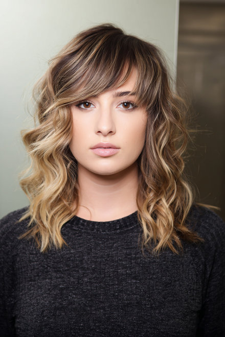 3 Side-Swept Fringe on Beachy Waves_pp