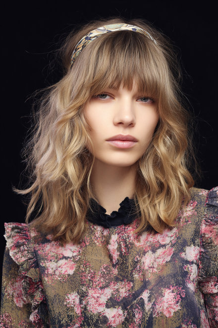 7 Boho-Wave Collarbone Cut With Face-Framing Bangs_pp