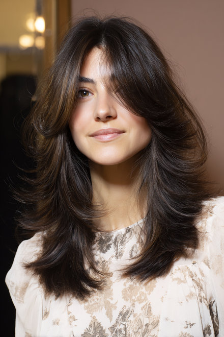 17 Feathered Layers with Lifted Crown_pp