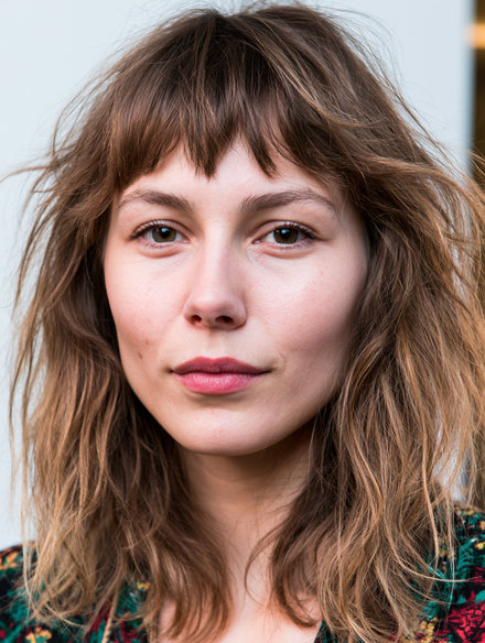 18 Shag Haircut with Micro Bangs_pp