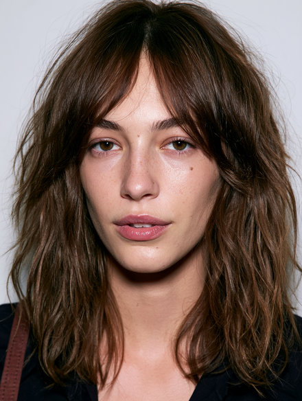 2 Curtain Bangs Wolf Cut Hairstyle_pp