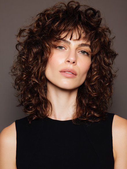 6 Curly Shag Haircut_pp
