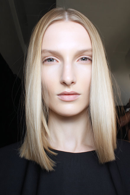 9 Blunt One-Length Cut at Collarbone_pp